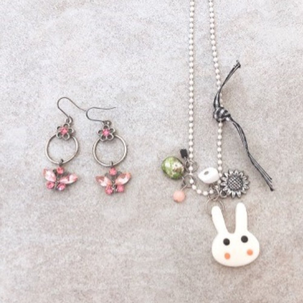 LIKE NEW Korean Butterfly Earrings and Rabbit Necklace Bow